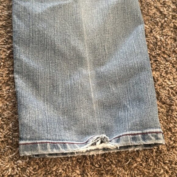 Tommy Bahama 32 x 28 Light Wash Distressed Athletic Straight - Picture 14 of 16